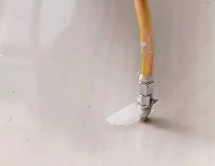 江宁瓷砖空鼓维修公司专业解答在瓷砖铺贴过程中，如果使用的砂料过粗（如全部使用了粗砂），可能会导致以下问题